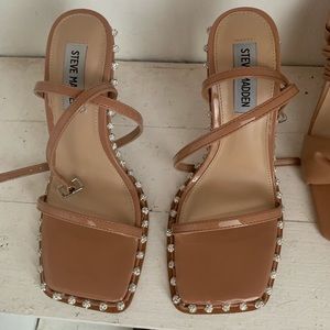 Nude heels!! Gently worn!